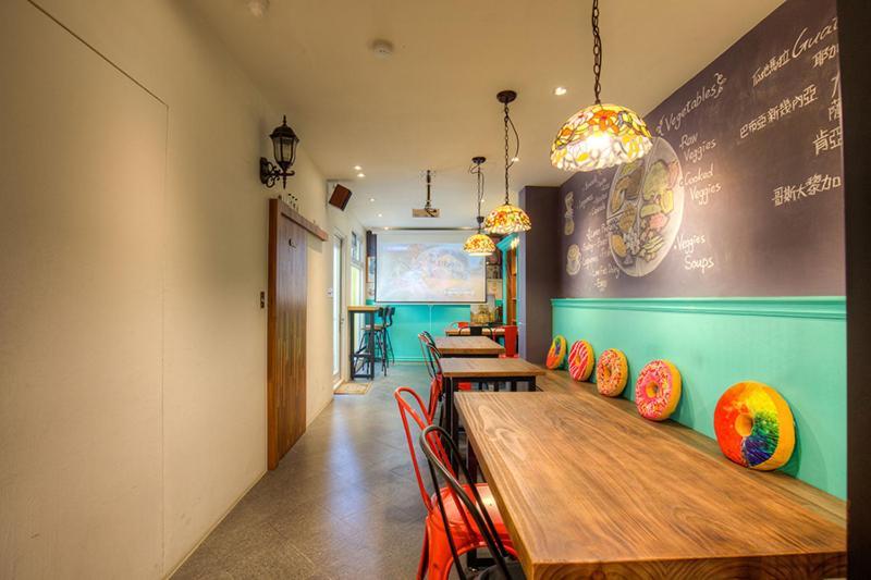 Mydeer Backpacker Hostel Тайнан Екстериор снимка