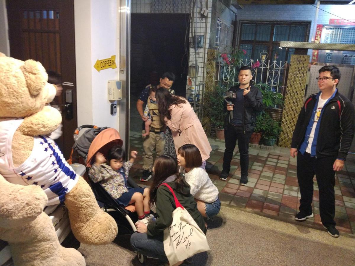 Mydeer Backpacker Hostel Тайнан Екстериор снимка